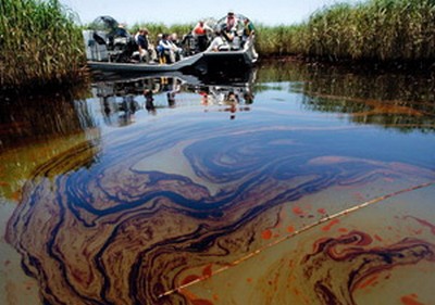 загрязнение воды нефтью
